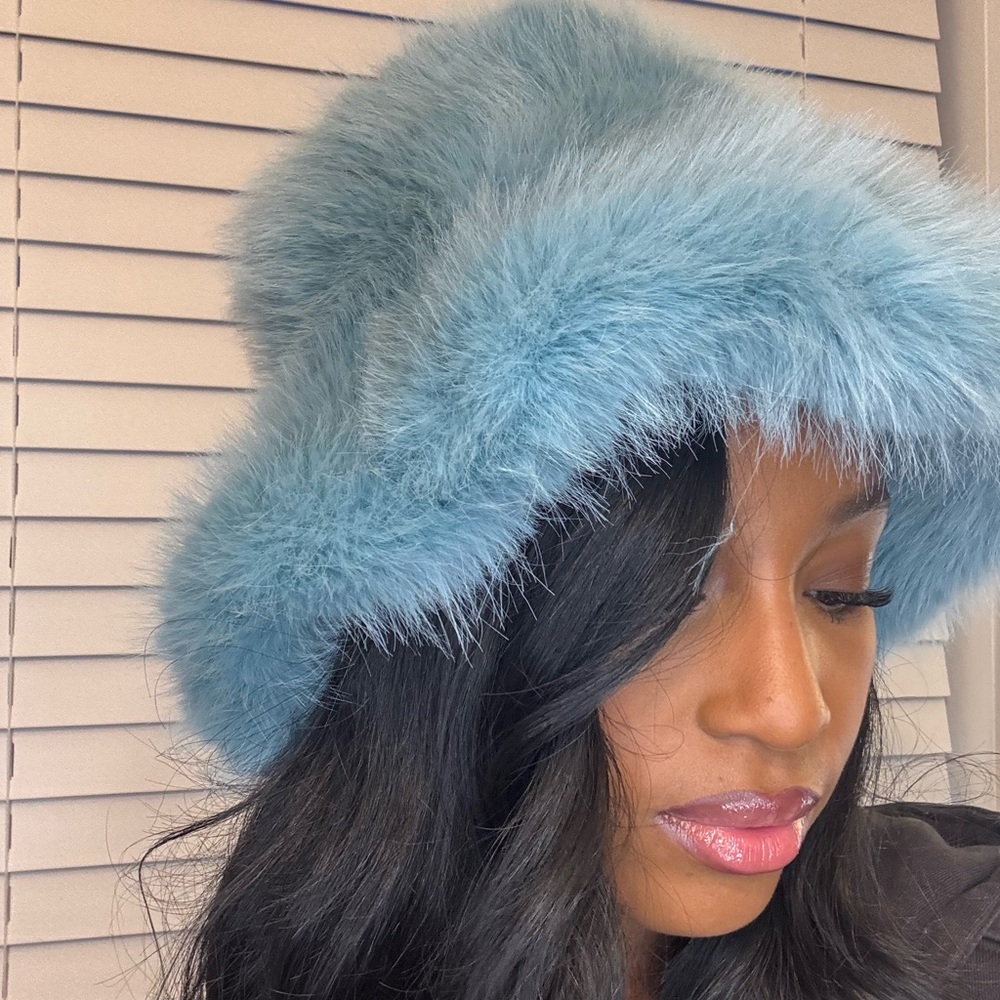 Trendy baby blue fuzzy hat